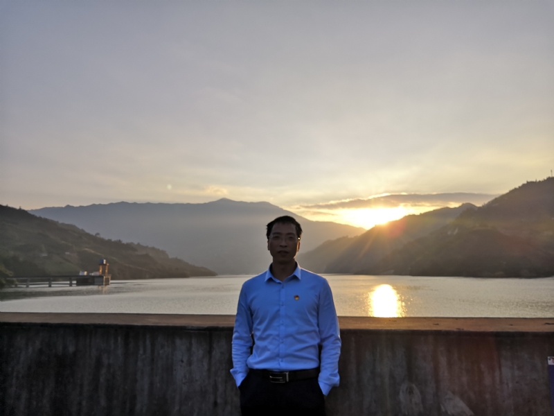庸人自扰的第一张照片--曲靖中老年相亲网